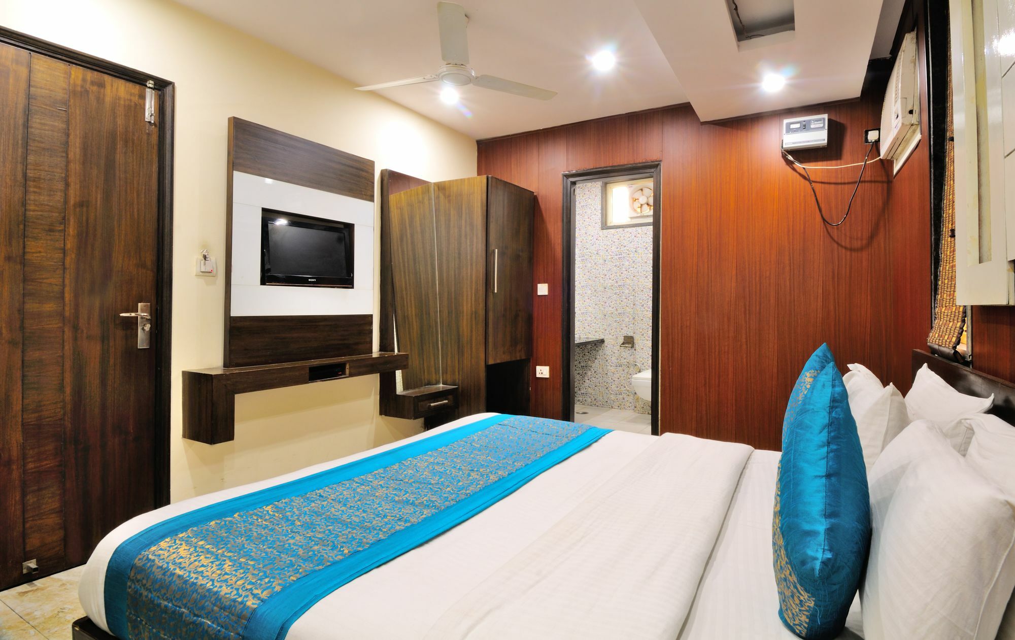 Hotel Gold Star Inn - Paharganj Yeni Delhi Dış mekan fotoğraf