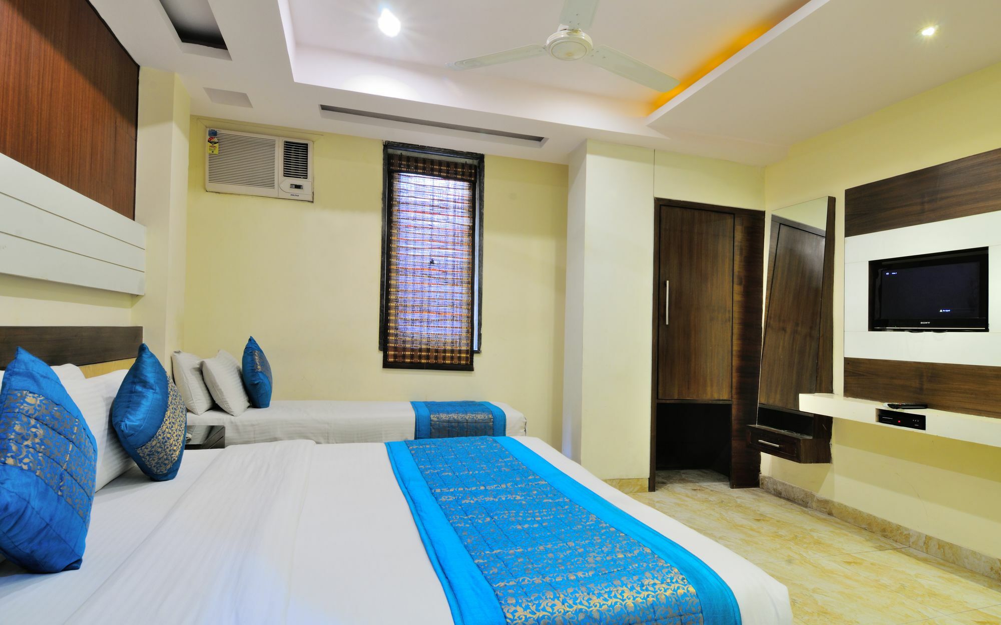 Hotel Gold Star Inn - Paharganj Yeni Delhi Dış mekan fotoğraf